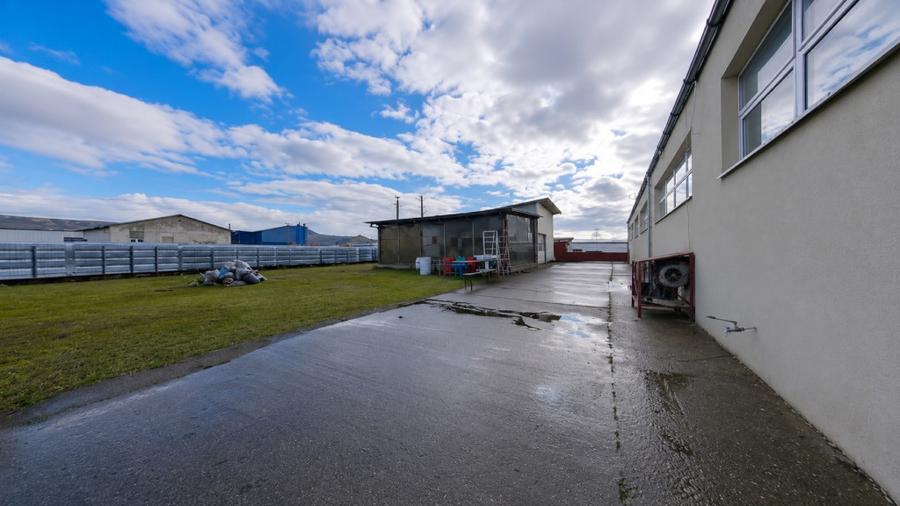 Spațiu comercial, de 1,325 mp, în Central