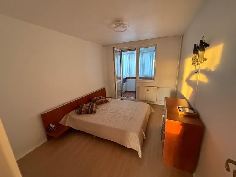 Apartament cu 3 camere, mobilat în Drumul Taberei