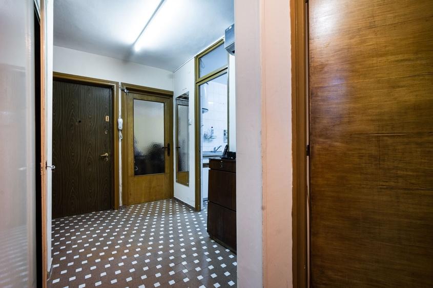 Apartament cu 2 camere decomandat în P-ța Alba Iulia