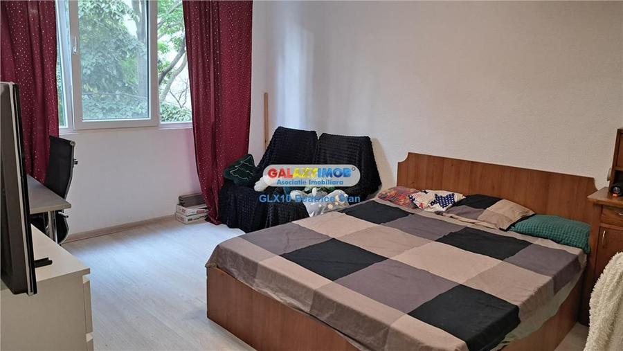 Apartament cu 3 camere decomandat în Drumul Taberei