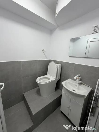 Casă cu 6 camere cu Teren 160 Mp în Central