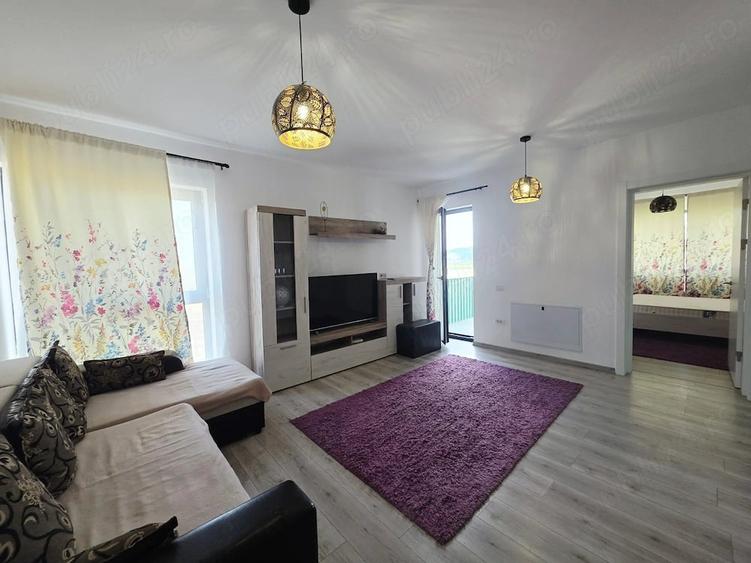 Apartament cu 2 camere semidecomandat în Cristian