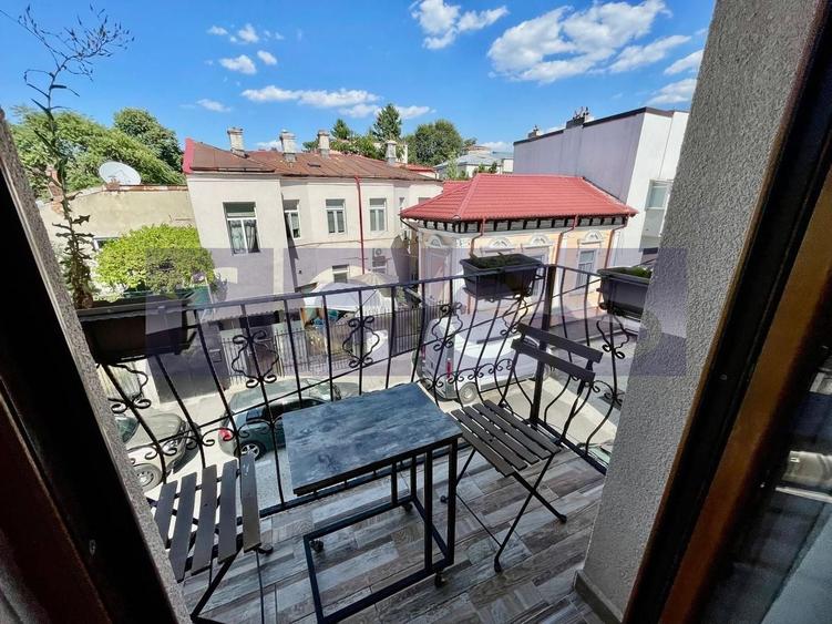 Apartament cu 4 camere semidecomandat, mobilat în P-ța Unirii