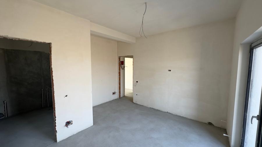 Duplex cu 5 camere cu Canalizare în Sud-Vest