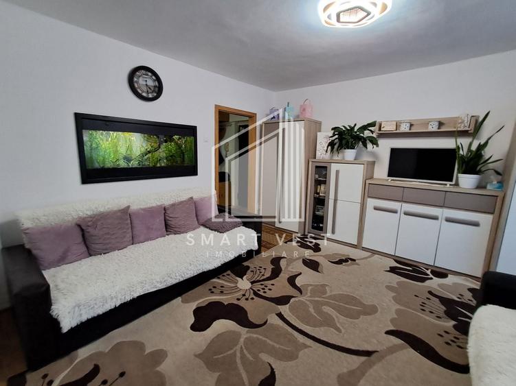 Apartament cu 3 camere semidecomandat, mobilat în Micro 16