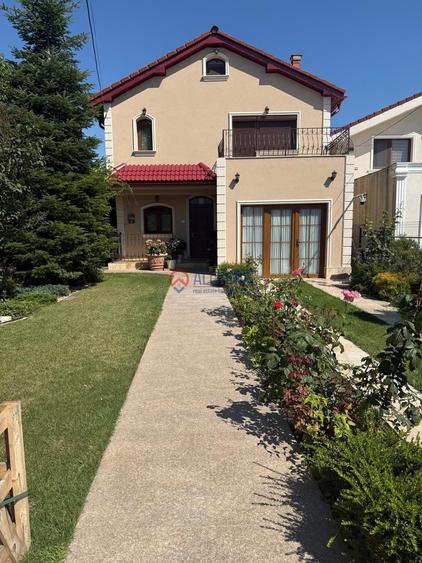 Casă cu 3 camere decomandat cu Canalizare în Cumpăna