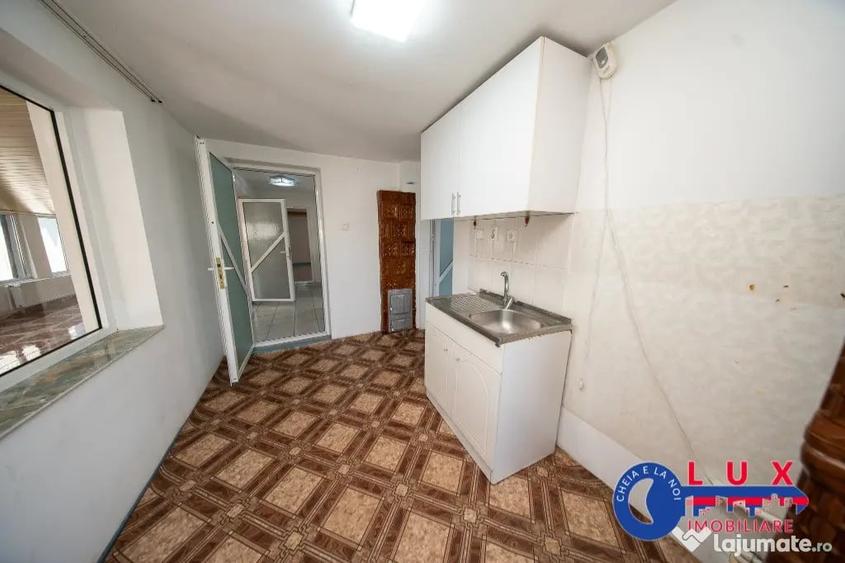 Casă cu 2 camere cu Teren 295 Mp în Babadag