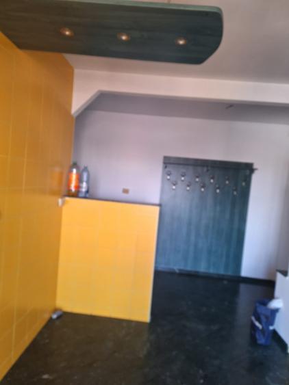Apartament cu 4 camere decomandat în Calea Călărașilor