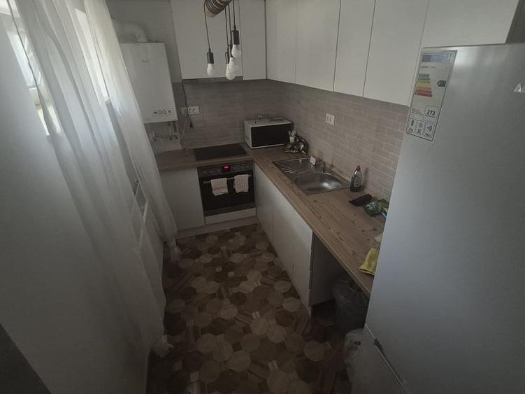 Apartament cu 4 camere decomandat în Cug