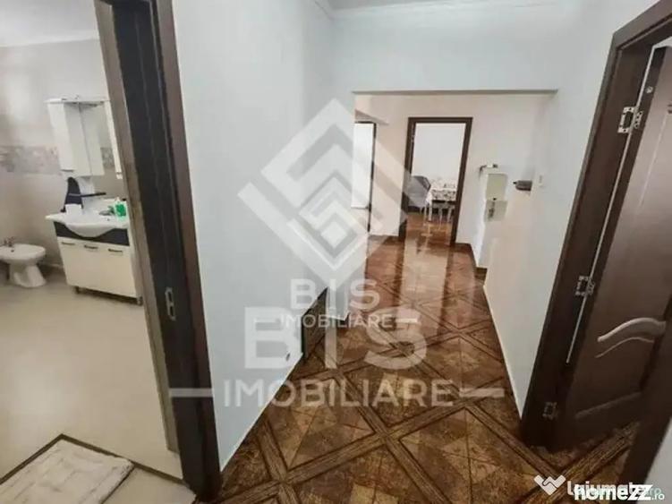 Apartament cu 4 camere decomandat în Independenței
