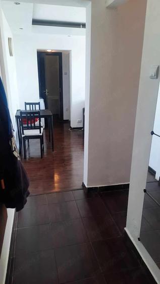 Apartament cu 3 camere semidecomandat în Tudor Vladimirescu