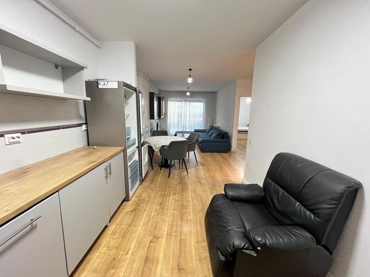 Apartament cu 2 camere semidecomandat, mobilat în Sopor