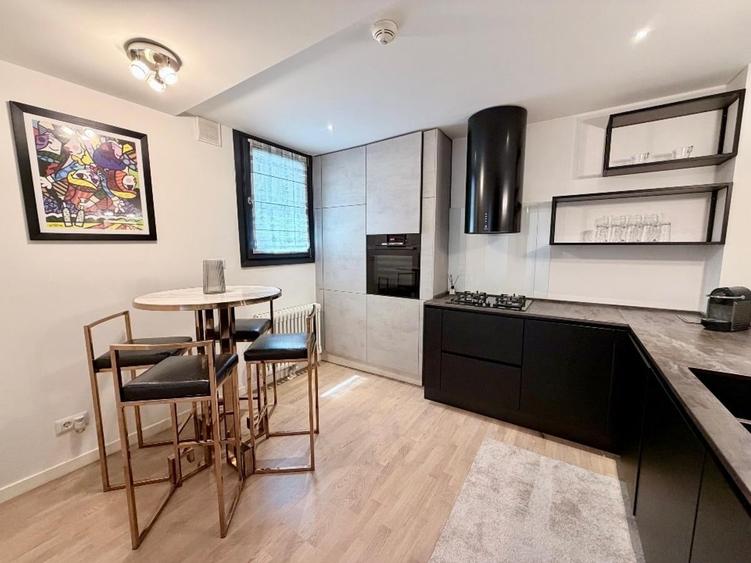 Apartament cu 3 camere decomandat, mobilat în Herăstrău