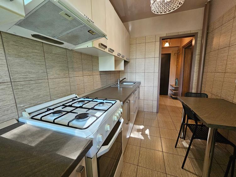 Apartament cu 2 camere semidecomandat în Lacul Tei