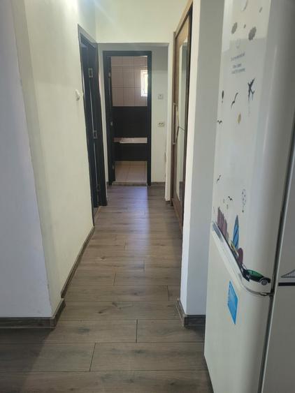 Apartament cu 3 camere decomandat în Romanești