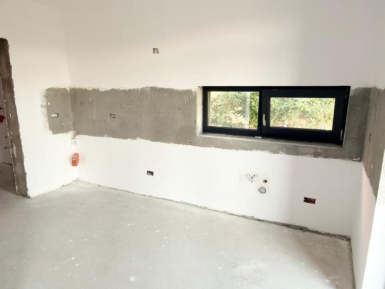 Duplex cu 4 camere cu Canalizare în Dumbrăvița