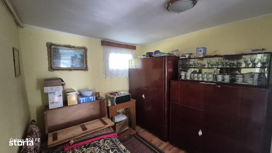 Casă cu 4 camere cu Teren 679 Mp în Central