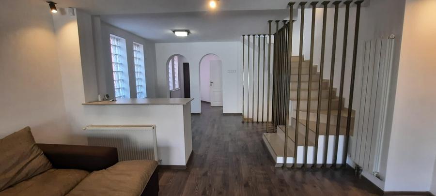 Casă individuală cu 5 camere cu Canalizare în Libertății