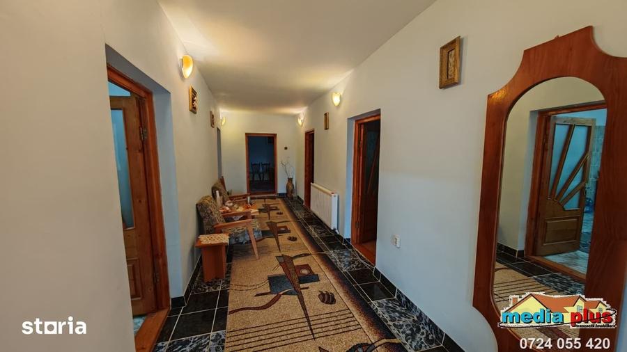 Casă cu 4 camere cu Teren 2422 Mp în Foltești
