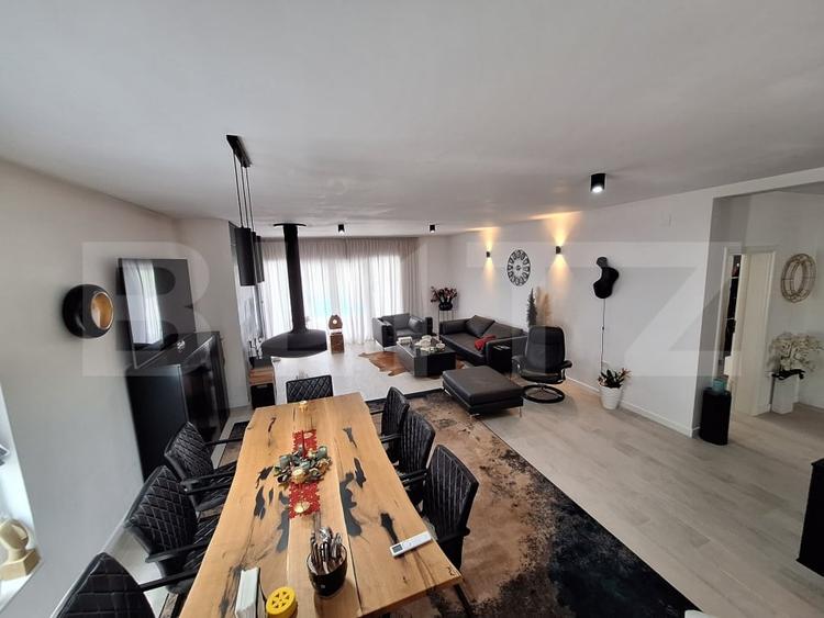 Casă individuală cu 6 camere cu Piscina în Lunei