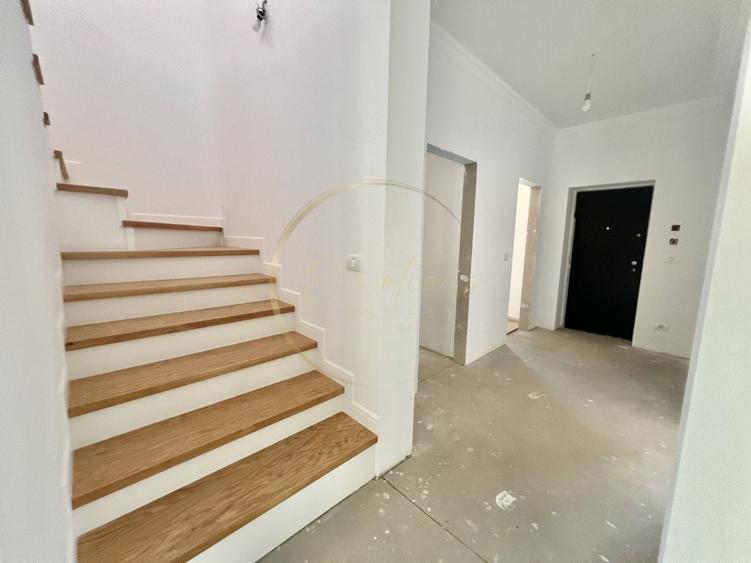 Casă individuală cu 5 camere cu Canalizare în Dumbrăvița