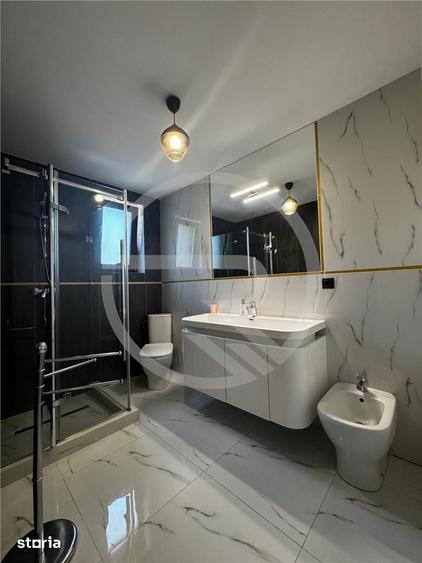 Casă cu 4 camere cu Piscina în Dâmbul Rotund