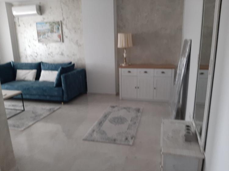 Apartament cu 2 camere decomandat, mobilat în Carrefour