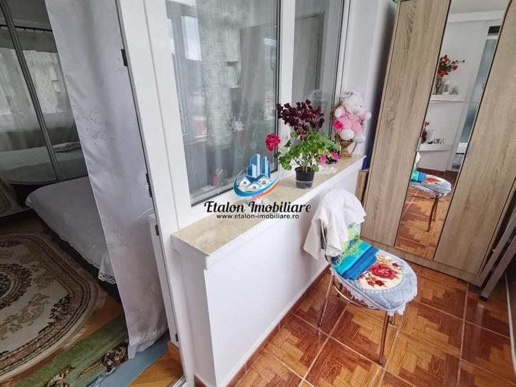 Apartament cu 2 camere decomandat în Periferie