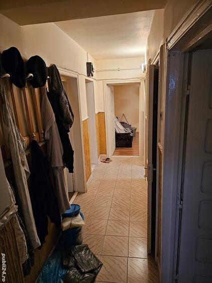 Apartament cu 3 camere decomandat în Măcin