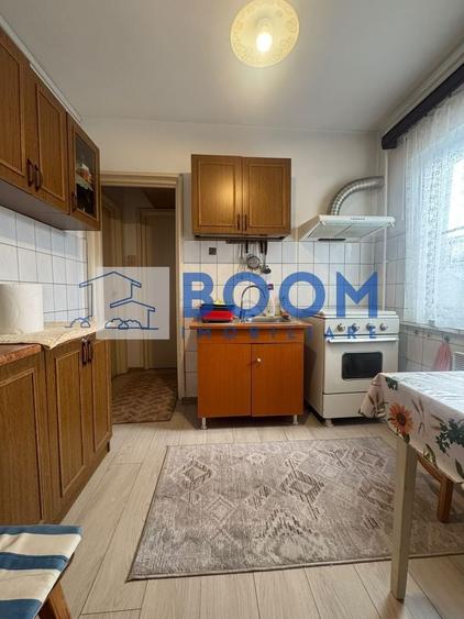 Apartament cu 2 camere semidecomandat în Traian