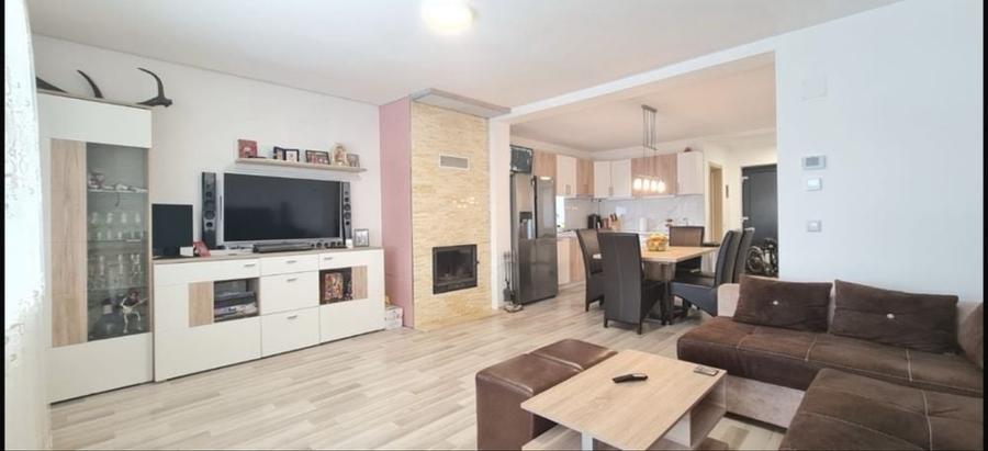 Casă cu 4 camere în Tărlungeni