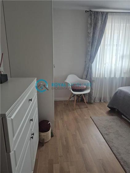 Duplex cu 5 camere cu Piscina în Păulești