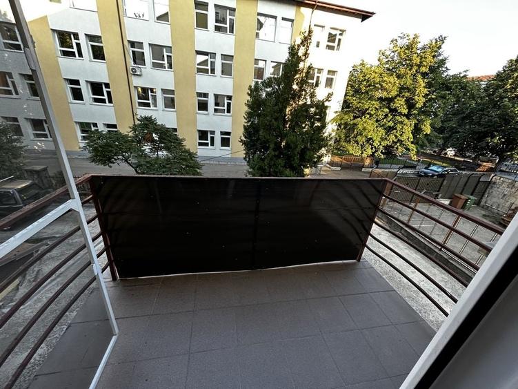 Garsonieră decomandată în Nord