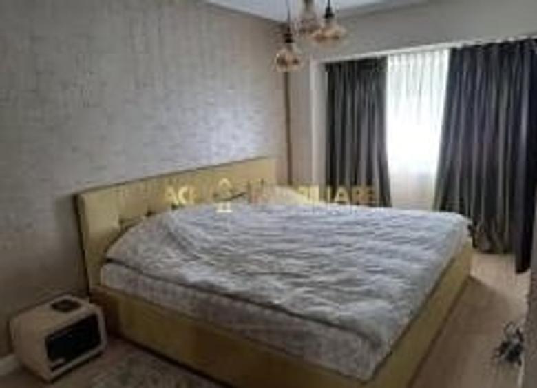 Apartament cu 4 camere decomandat, mobilat în Victoriei