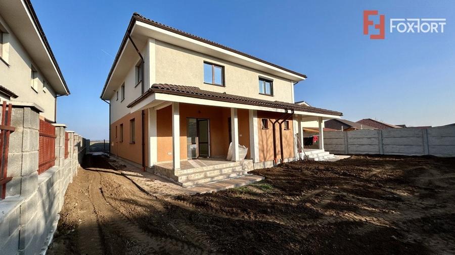 Duplex cu 5 camere cu Canalizare în Sânandrei