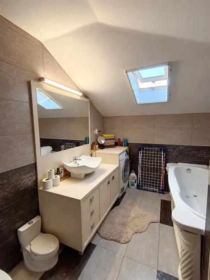 Apartament cu 4 camere decomandat în Vest