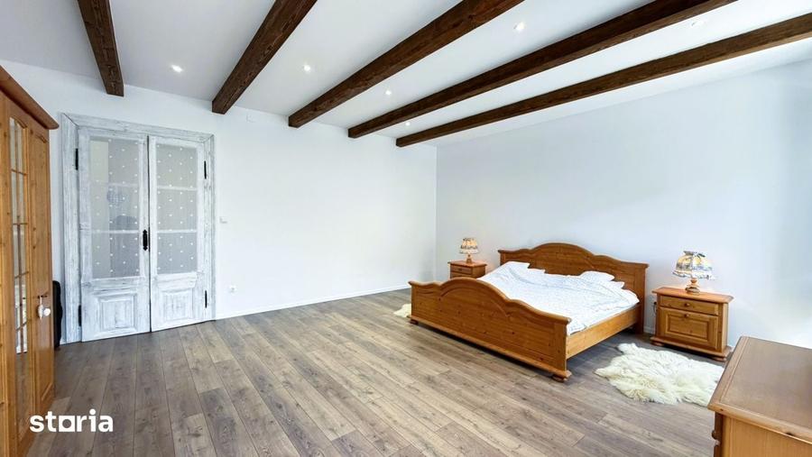 Casă cu 5 camere cu Teren 520 Mp în Central