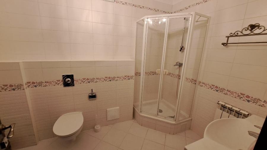 Apartament cu 4 camere decomandat în Aviatorilor