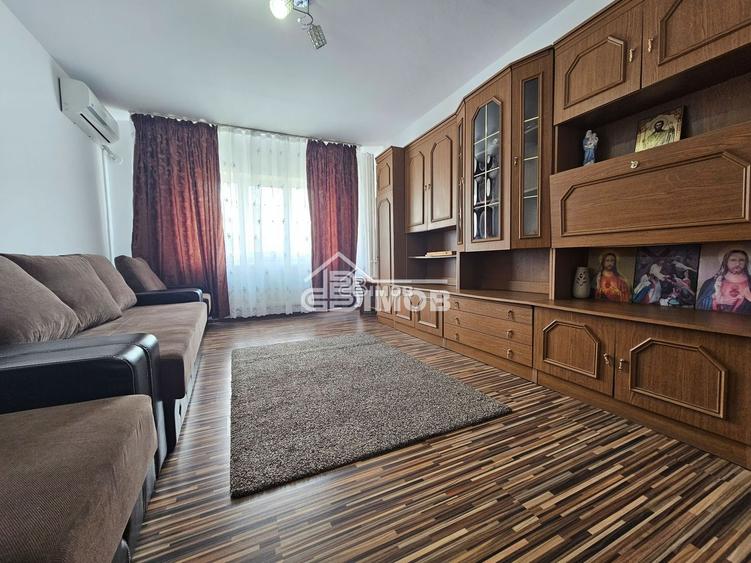 Apartament cu 3 camere, mobilat în Micro 3