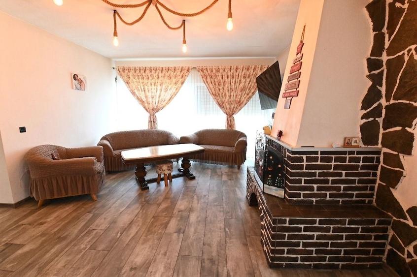 Doua case de vanzare in Carcea | 1.066 mp teren | 0% Comision - 5