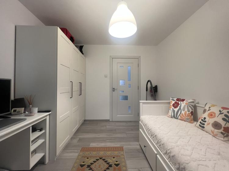 Apartament, 3 camere, 64 mp utili, etaj 3, decomandat - Piata Doina - 7