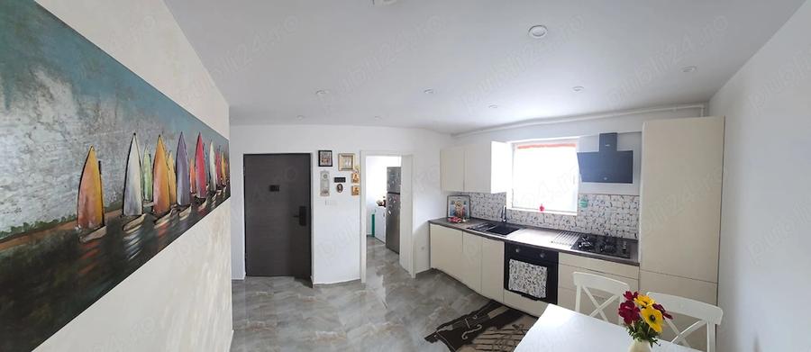 Apartament cu 3 camere semidecomandat în Apărătorii Patriei