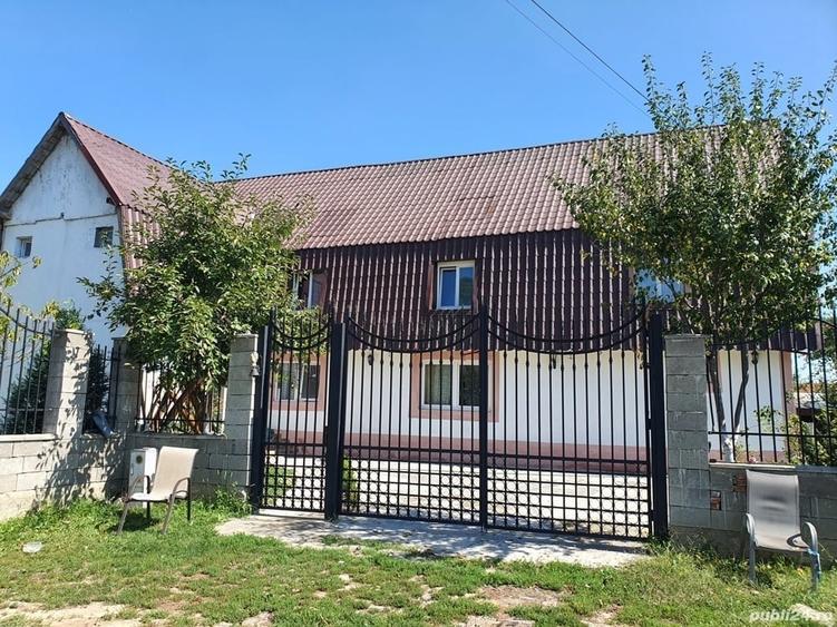 Casă cu 5 camere cu Teren 990 Mp în Sânmihaiu Român