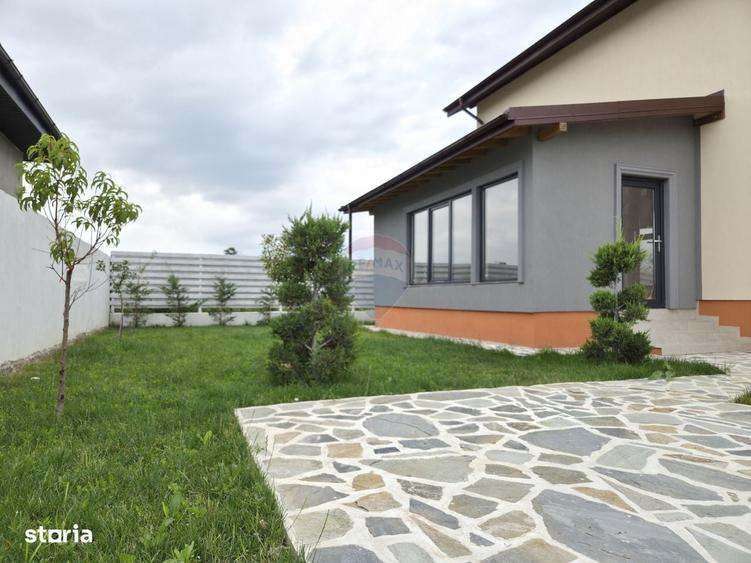 Casă cu 4 camere în Petrești