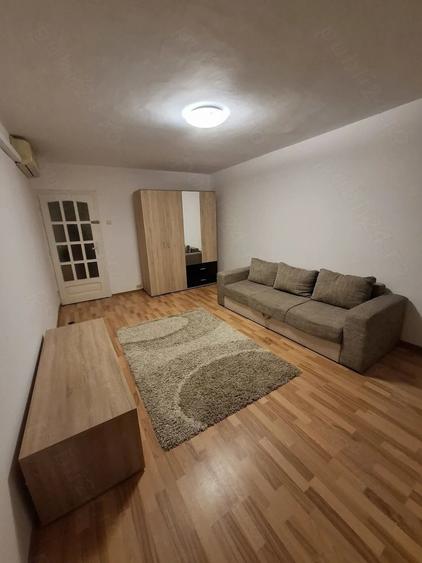 Apartament cu 2 camere decomandat în Lipovei