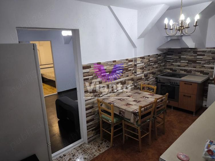 Apartament cu 3 camere semidecomandat, mobilat în Vasile Aaron