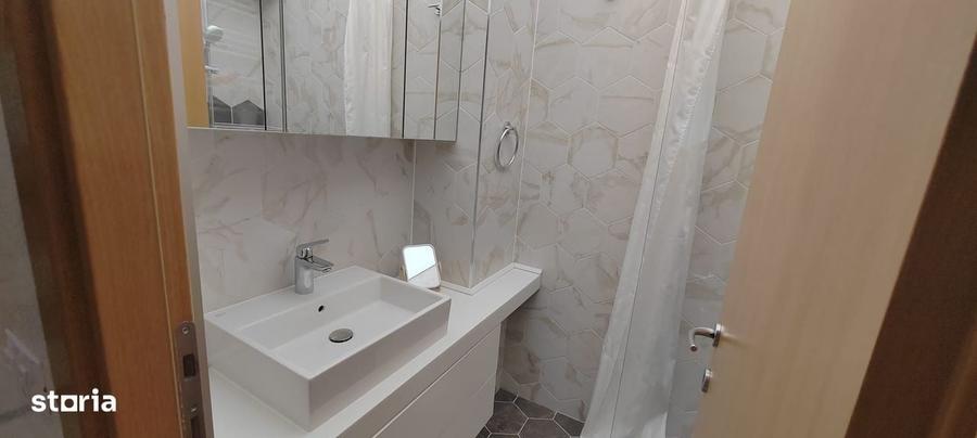 Apartament cu 3 camere în Mihai Bravu