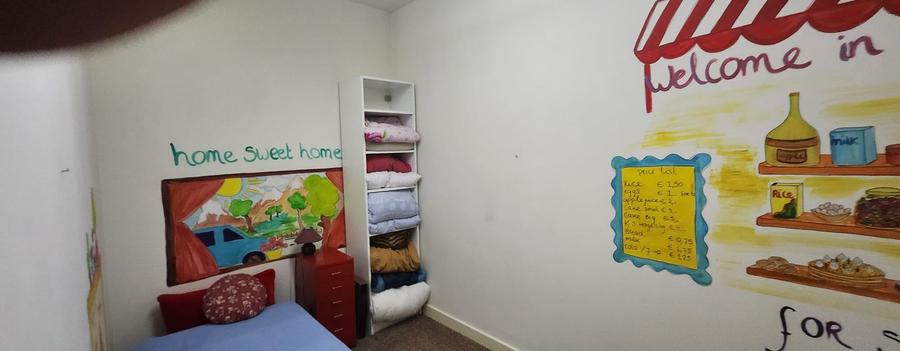 Casă individuală cu 8 camere cu Canalizare în Central