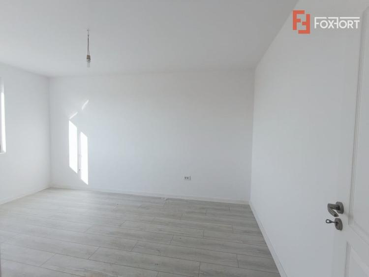 Apartament cu 2 camere decomandat în Giroc