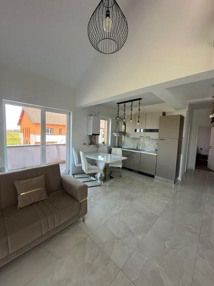 Apartament cu 3 camere decomandat, mobilat în Girocului